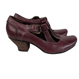 Clarks Officecore Indigo Purse Pump Maroon Leather Heels Buckle Career Shoes 7